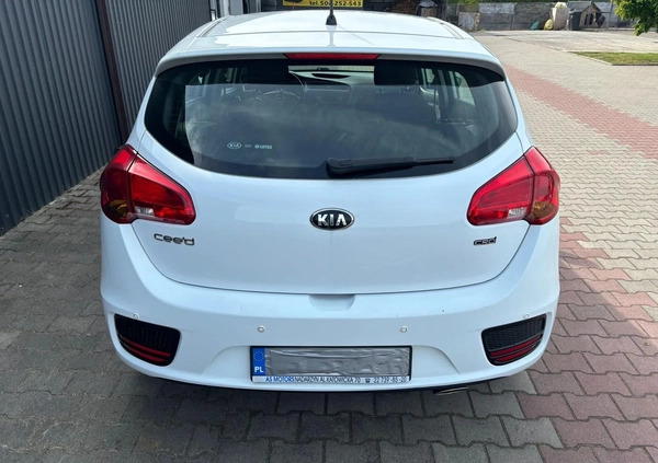 Kia Ceed cena 31999 przebieg: 205000, rok produkcji 2016 z Kielce małe 211